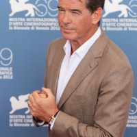 Пирс Броснан на Венецианском кинофестивале 2012 года